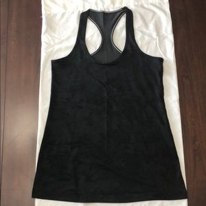 Lululemon Cool Racerback in Black Camo Size 12